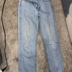Agolde Light Wash Straight Leg Jeans with Knee Rip